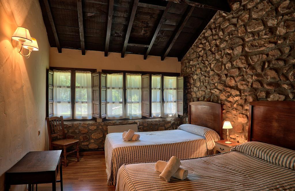 Casas Rurales La Tahona De Besnes Alles Exterior photo