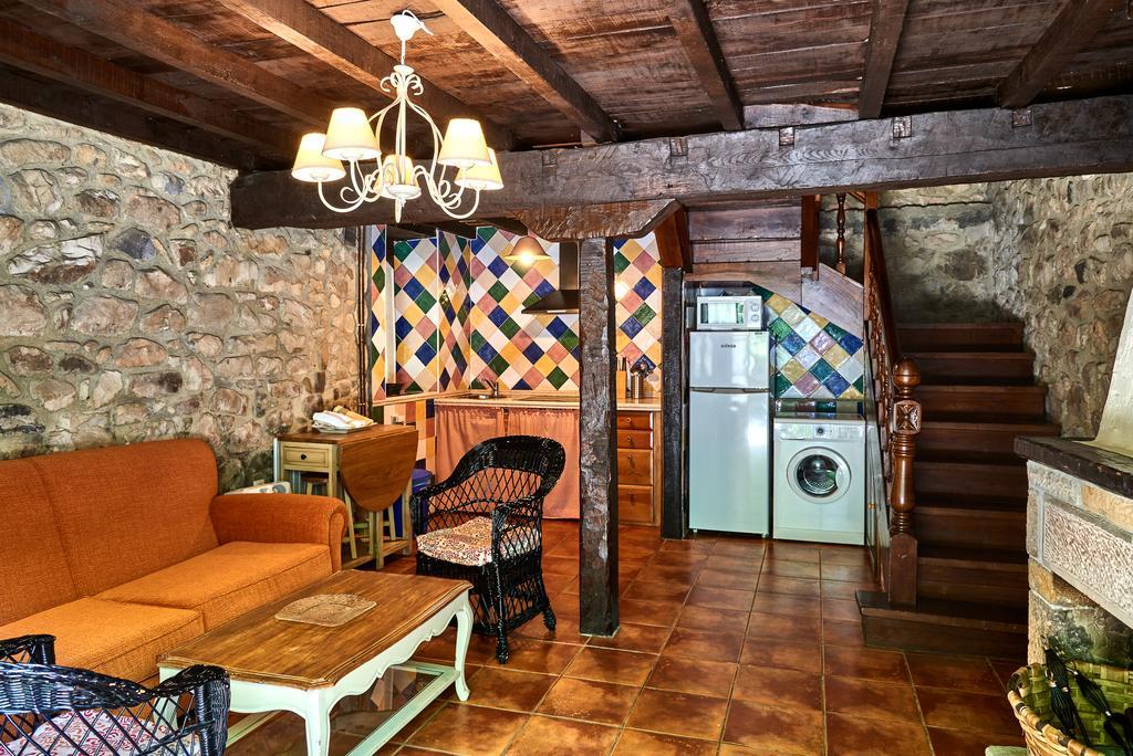 Casas Rurales La Tahona De Besnes Alles Exterior photo