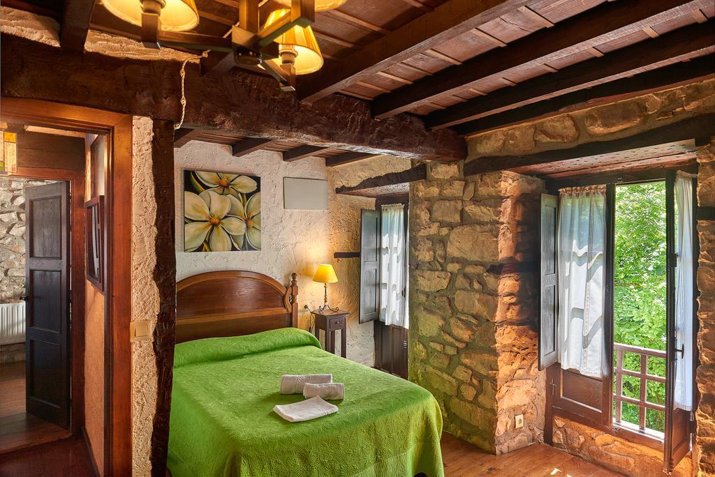 Casas Rurales La Tahona De Besnes Alles Exterior photo